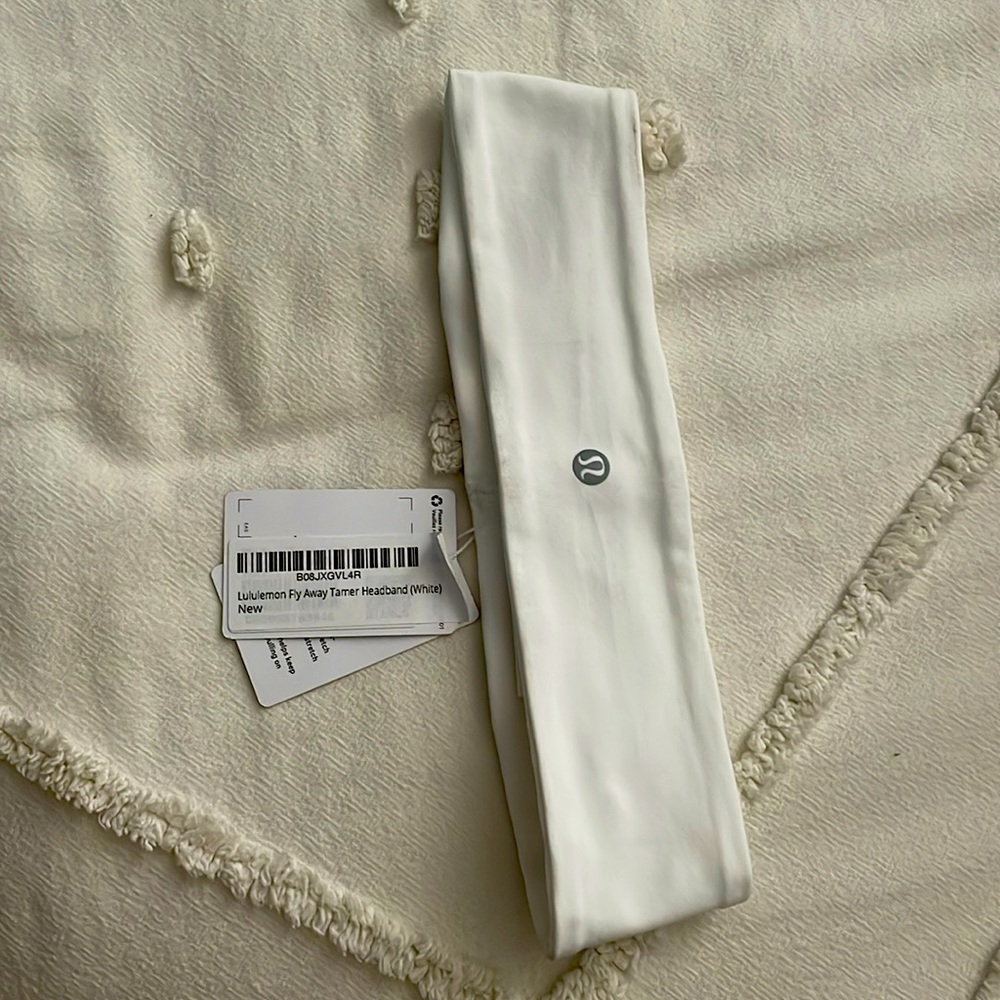 Lulu Lemon Fly Away Tamer Headband